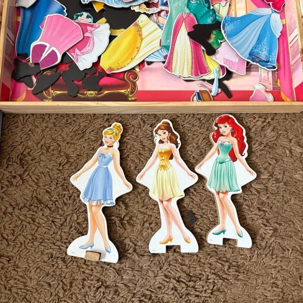 Disney Princess Magnetic Dress-Up Set Collector’s Edition Ariel Belle Cinderella